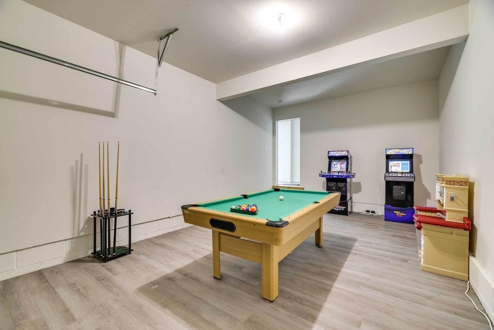 3 Mi to Kalahari: Pocono Summit Home w/ Pool Table