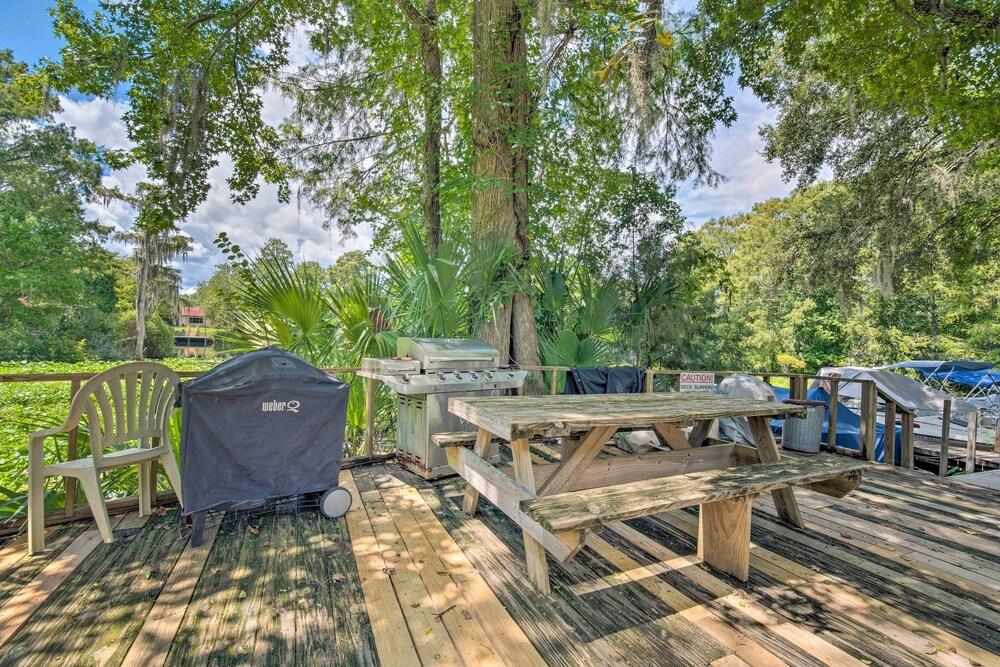 Riverfront Dunnellon Condo w/ Grill & Kayaks!