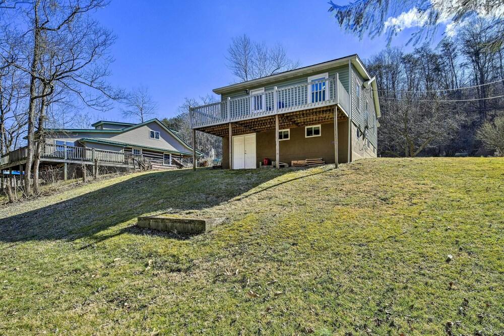 Waterfront Cottage on Greenbrier River!