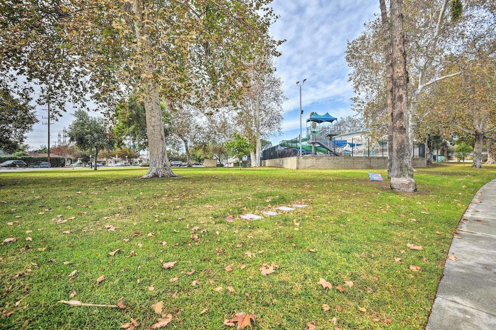 1 Mi to Dtwn Burbank: Mod Gem w/ Private Yard