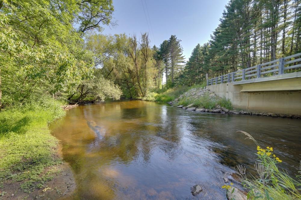 Riverfront Suring Home: ATV Trails, Sunroom!