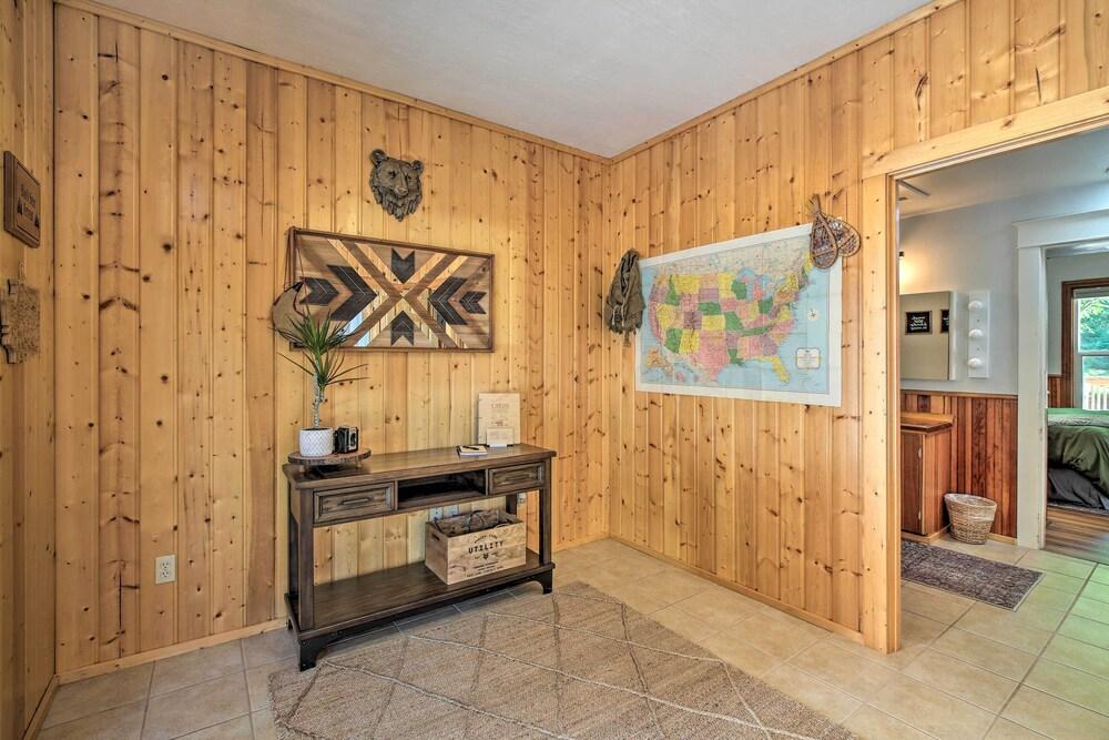 Cozy 'black Bear Retreat' by Mount Rainier!