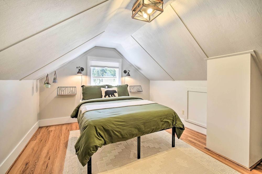 Cozy 'black Bear Retreat' by Mount Rainier!