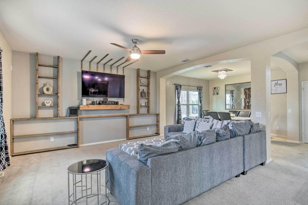 San Antonio Retreat w/ Backyard & Fire Pit!