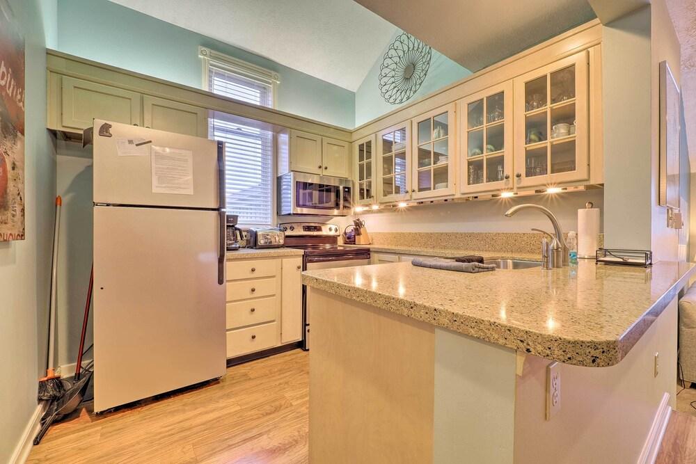 Glen Arbor Resort Condo: Ski & Beach Access!