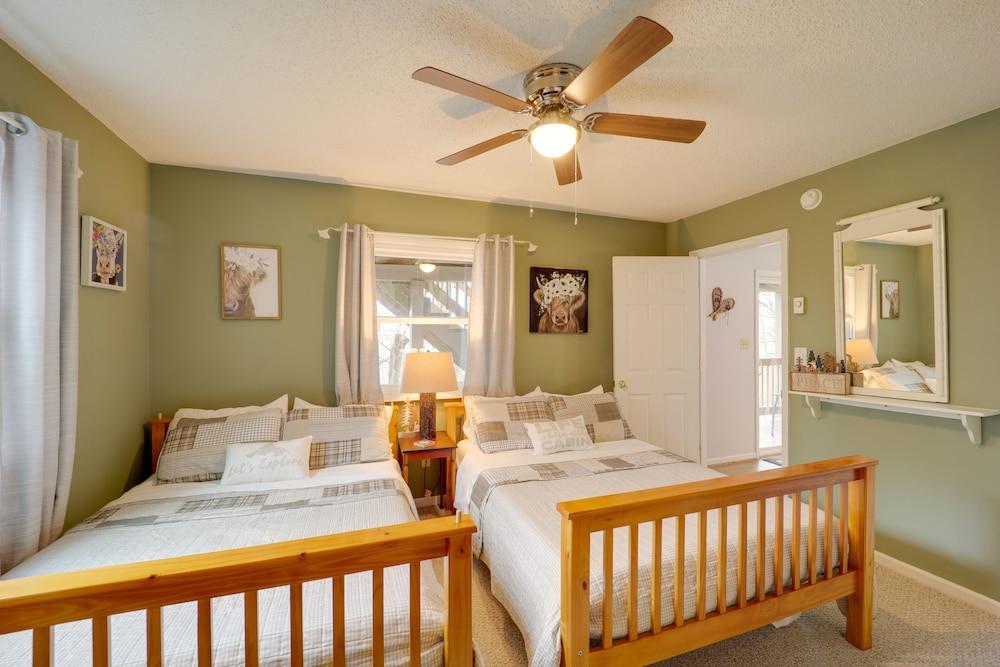 Expansive Ski Home ~ Half-mi to Beech Mtn Resort