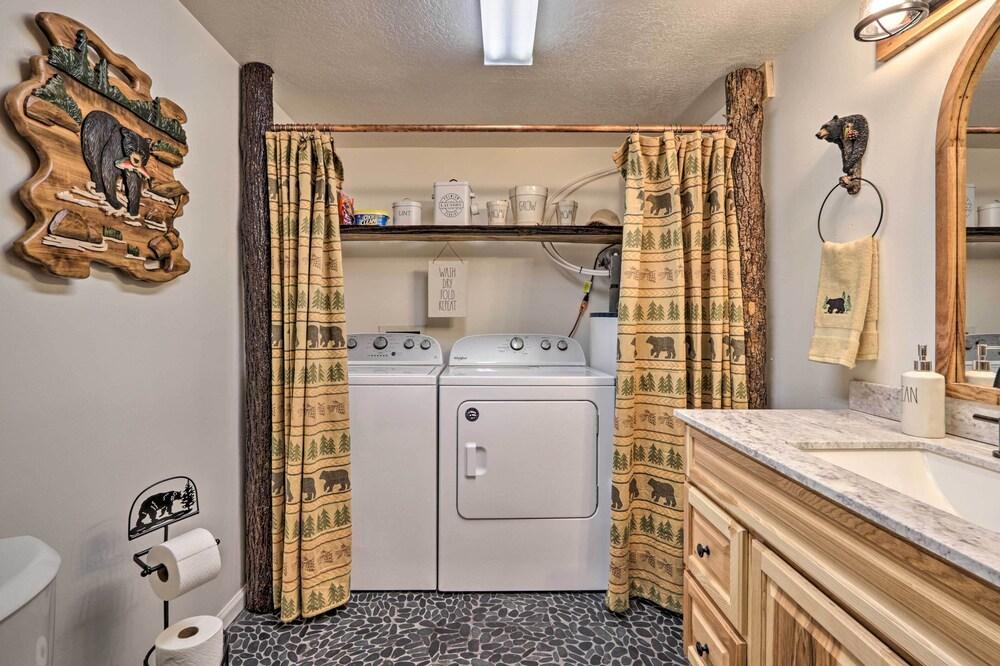 Serene Pigeon Forge Hideaway w/ Game Room!