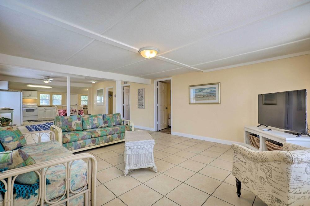 Surfside Oceanfront Cottage w/ Beach Access!