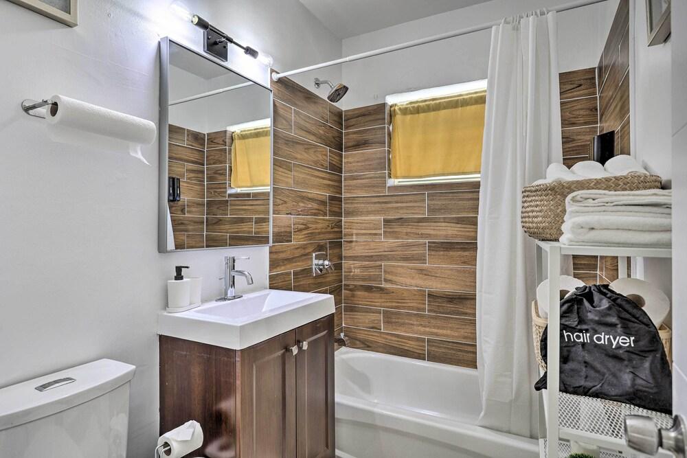 Convenient Miami Duplex Unit, 3 Mi to Marina!