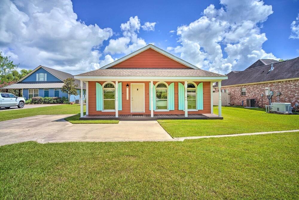 Modern Oscar Retreat Perched on False River!