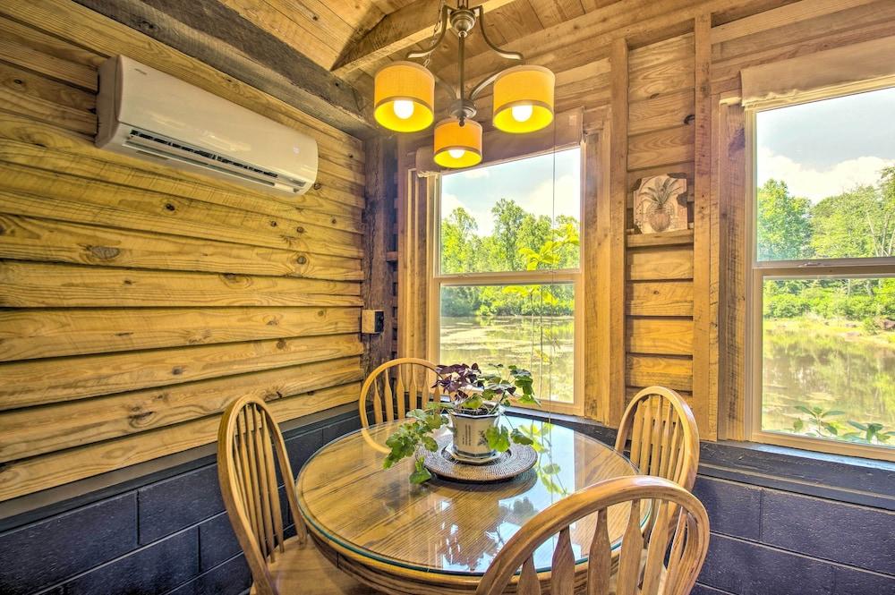Charming Lakefront Cabin: Fish, Hike & More!