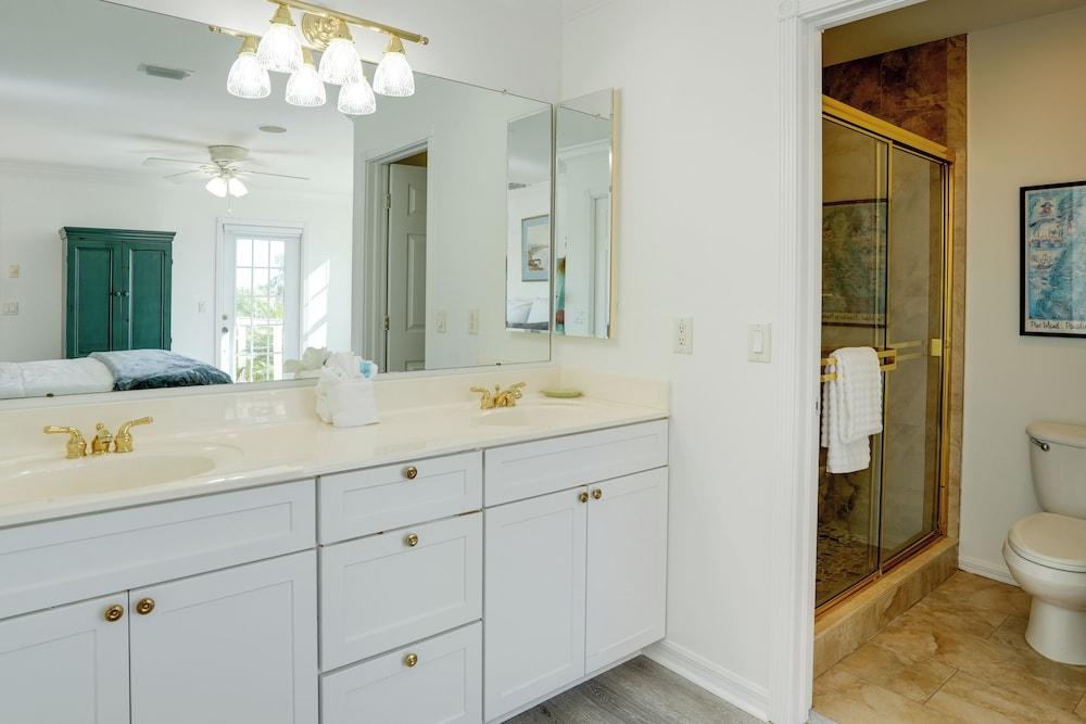 Bokeelia Island Oasis: Waterfront, Private Dock!