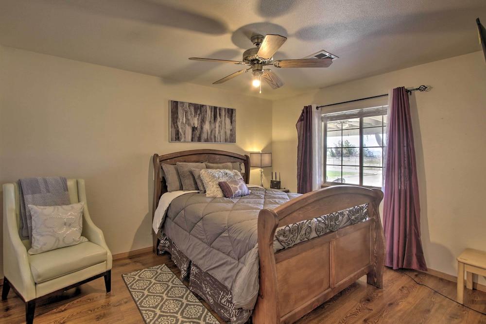 Spacious Lancaster Family Ranch - BBQ & Patio