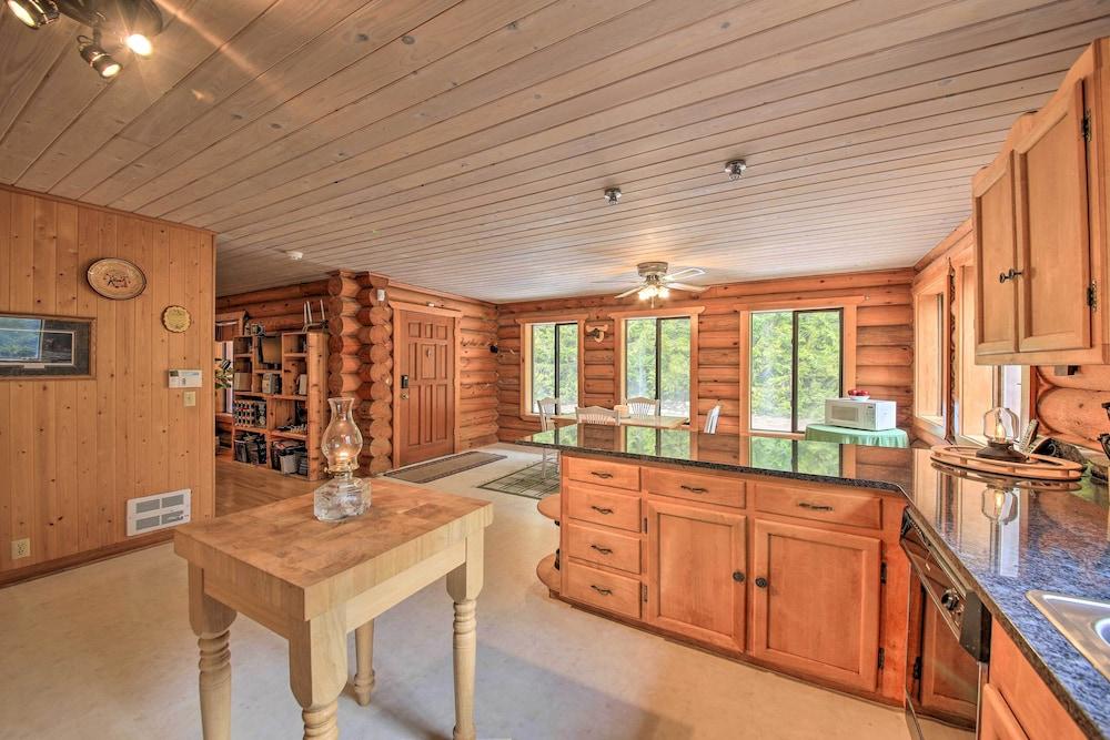 Riverfront Troy Cabin Ready With Bikes & Rafts!