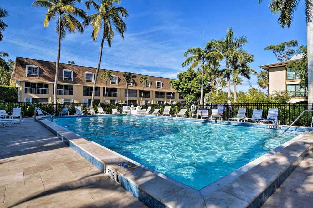 Updated Dtwn Naples Condo: Across From Beach!