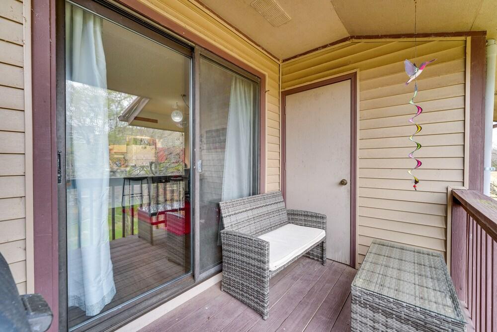 Resort Condo - 4 Miles From Branson Landing!