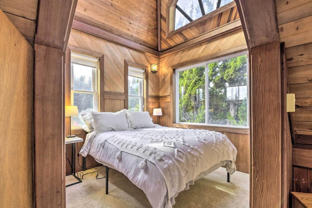 Historic Mill Valley Cottage w/ Mountain View
