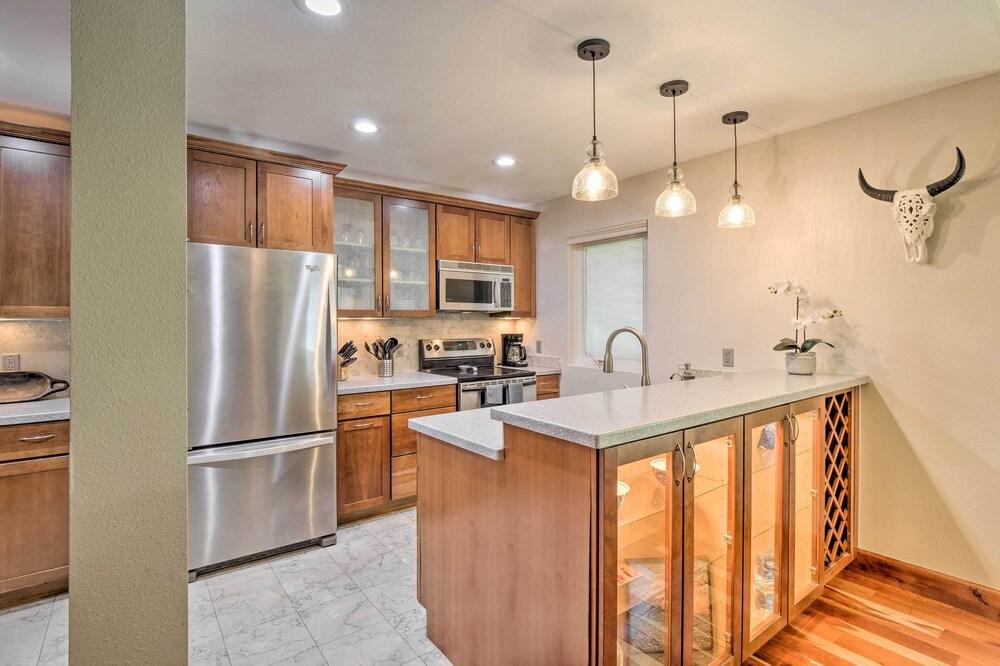 Peaceful Edwards Condo w/ Mountain Views!