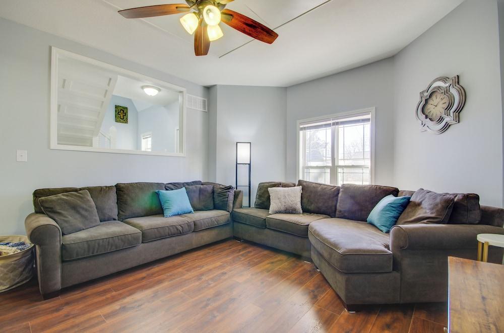 Warrensburg Home, Close to Downtown!