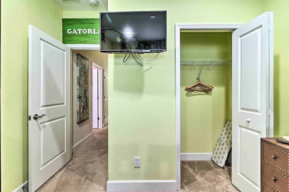 Eclectic Davenport Townhome With Private Pool!