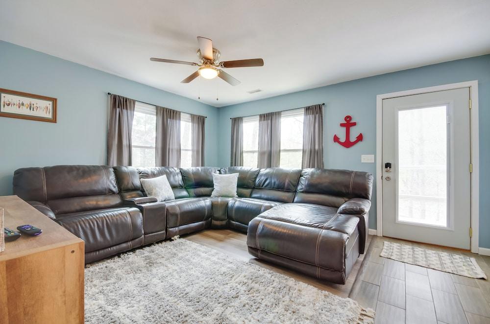 Dock & Furnished Deck: Lakefront Gravois Mills Gem