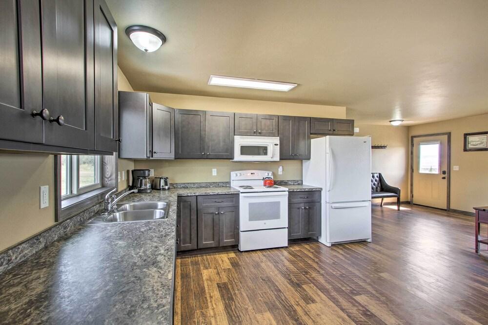 Spacious & Secluded Helena House 5 Miles Downtown!