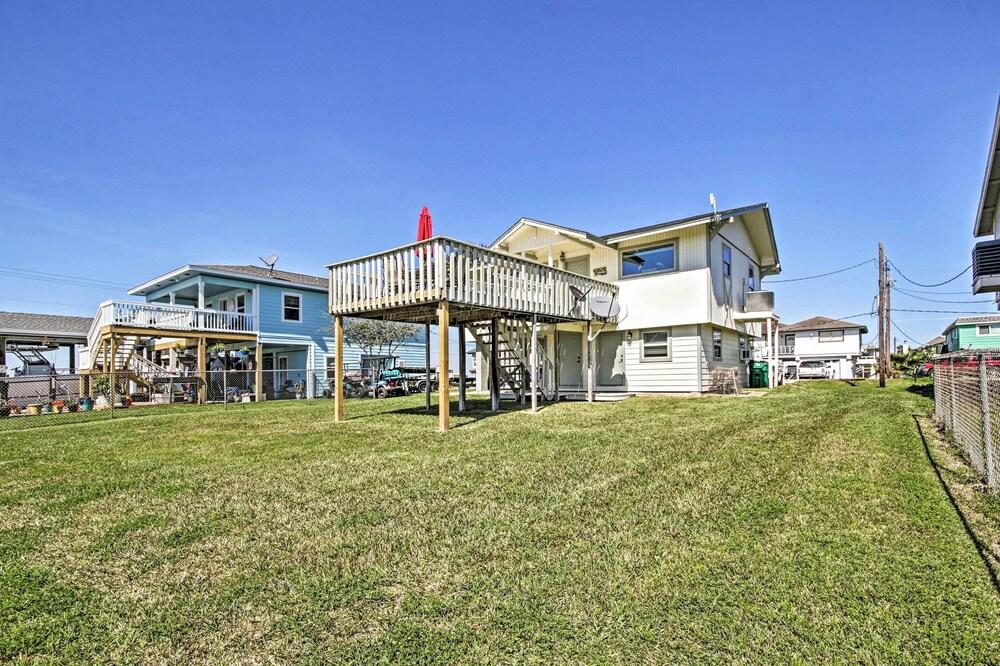 Waterfront Haven w/ Grill - 9 Mi to Surfside Beach