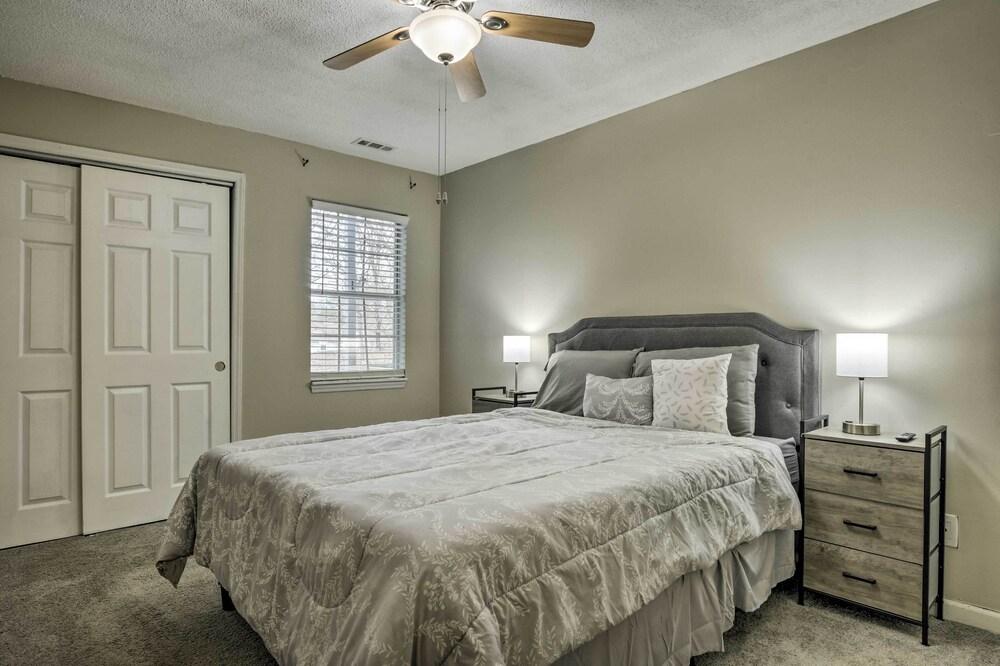 Cary Vacation Condo w/ Deck & Pool!