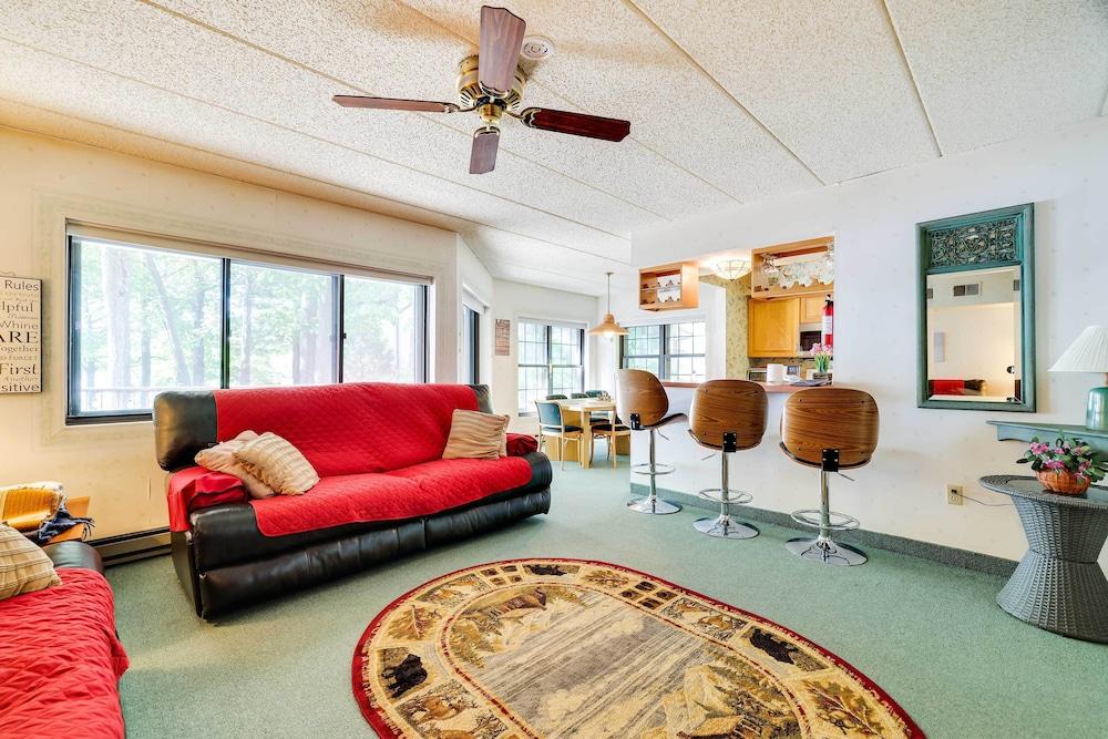 1 Mi to Big Boulder: Lakefront Unit w/ Pool Access