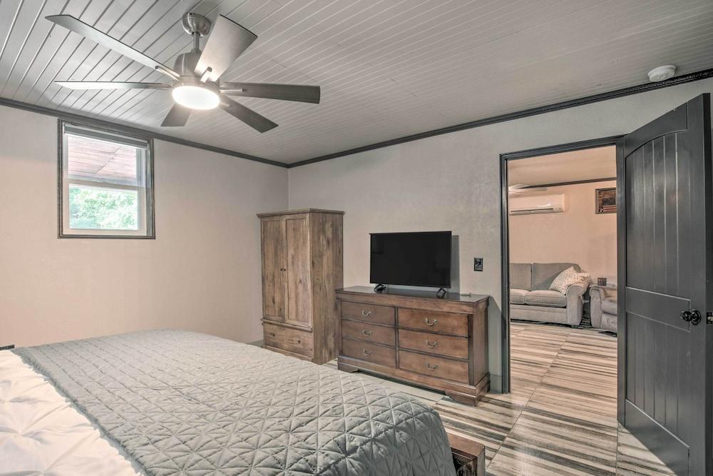 Modern Central Apartment w/ BBQ Patio & Yard!