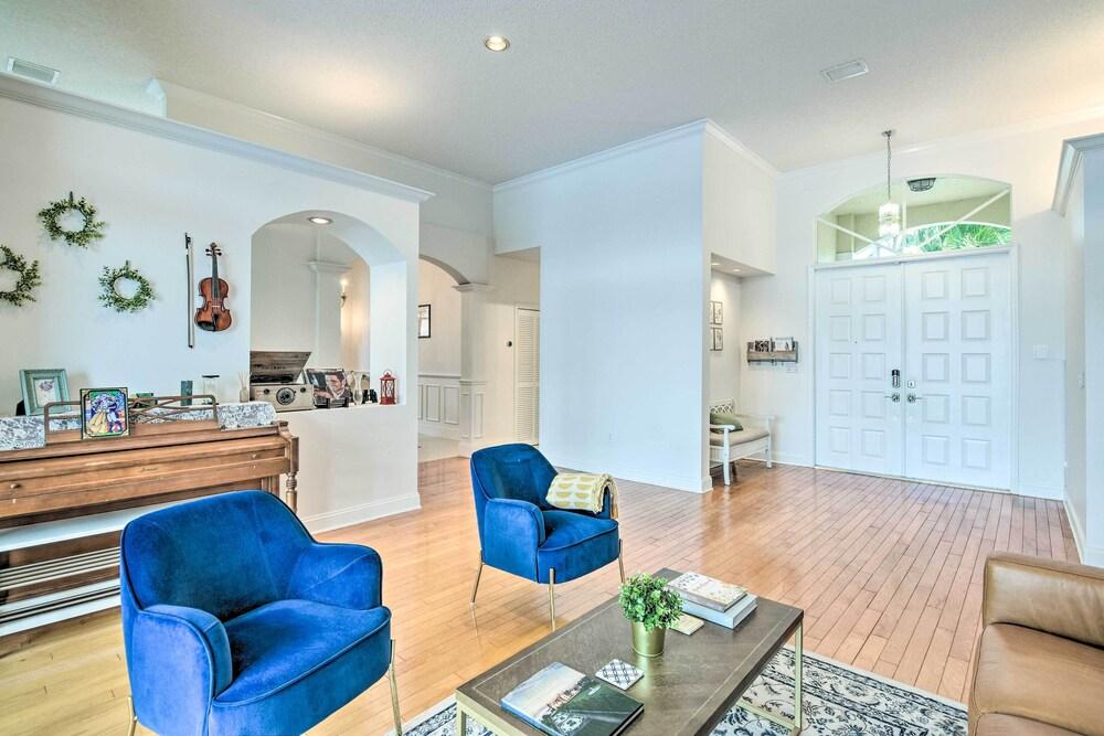 Gorgeous Miramar Villa w/ Lake & Pool Views