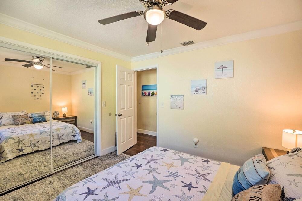 Clearwater Home: Pool Access, 10 Mi to Beach!