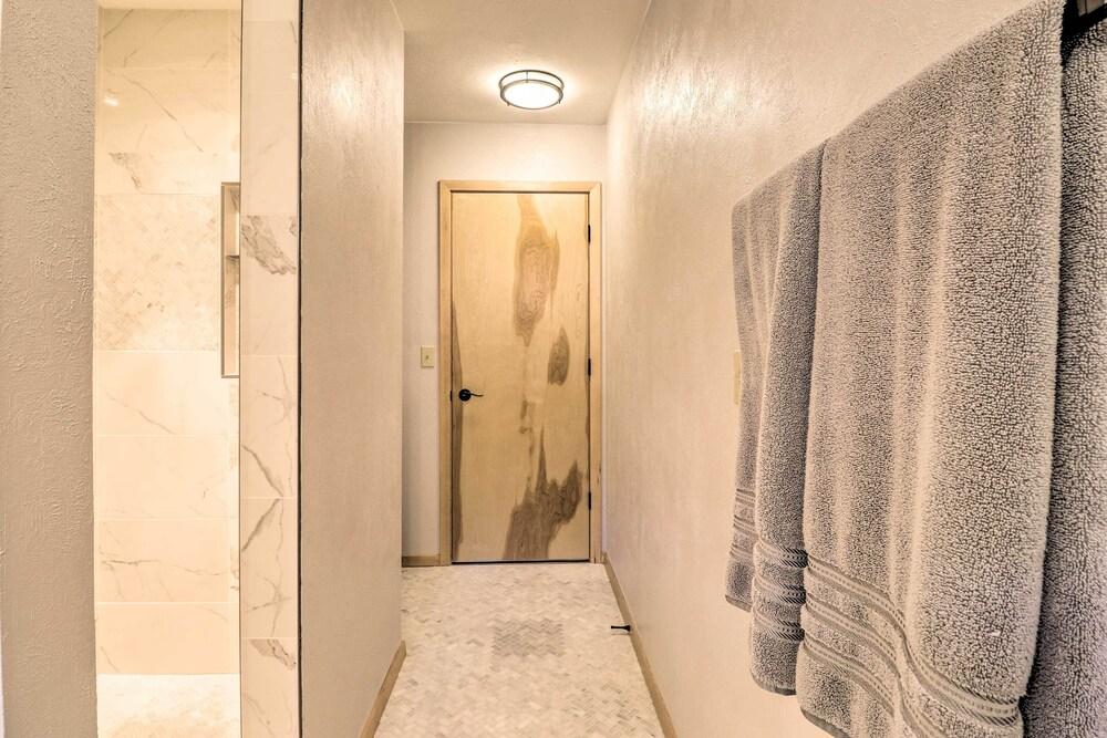 Flathead Lake Waterfront Cabin w/ Dock & Kayaks