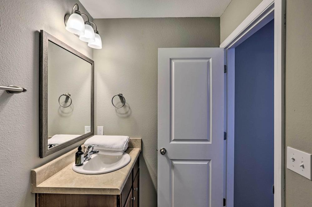 Ideally Located & Elegant Condo w/ Balcony!