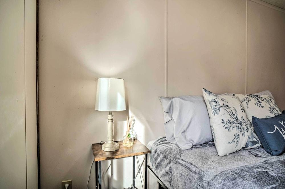 Charming Grants Pass Home w/ Large Backyard!