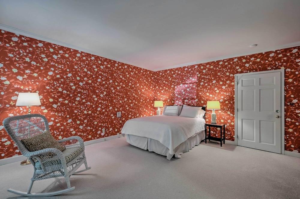 Waterfront Leonardtown Retreat w/ Dock Access!