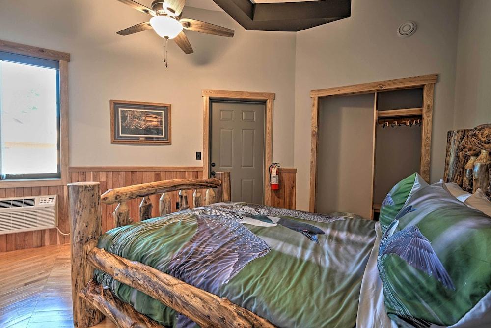 Massive Hatfield 'loon Lodge' w/ Roller Rink