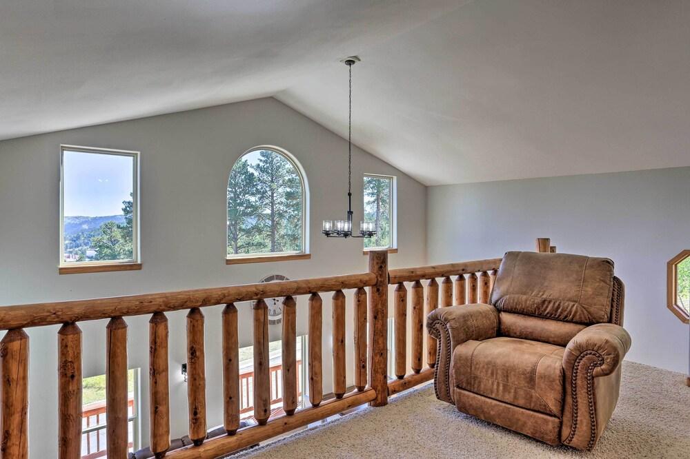 Spacious Lead Cabin w/ Game Room ~ 1 Mi Downtown!