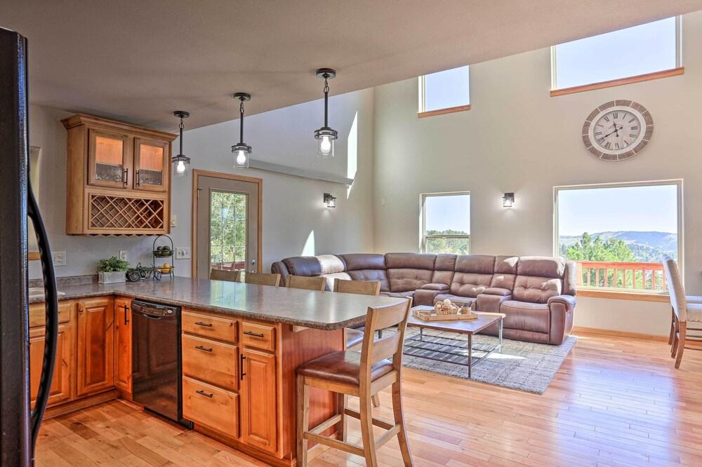 Spacious Lead Cabin w/ Game Room ~ 1 Mi Downtown!