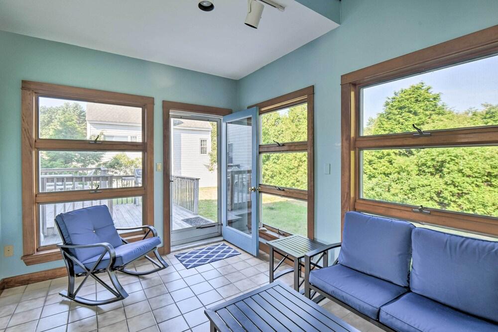 Spacious Biddeford Home: Grill, Walk to Beach