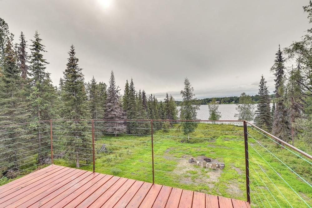 Spacious Soldotna Home w/ Mackey Lake Views!
