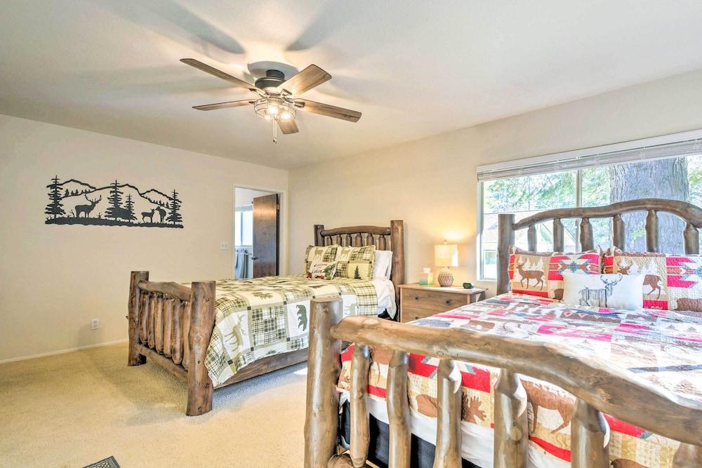 Furnished Deck & Fire Pit: Sherwood Forest Cabin