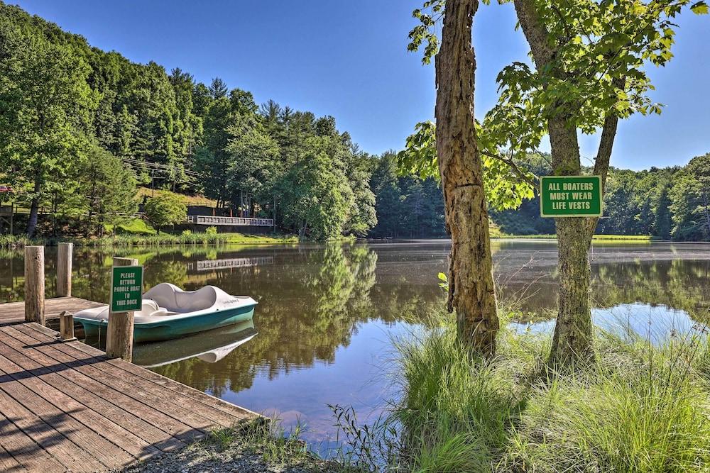 Deep Gap Cabin w/ Private Deck & Community Perks!