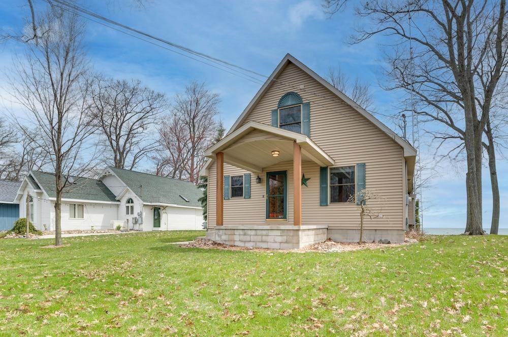 Waterfront Lake Huron Home - Private Beach!