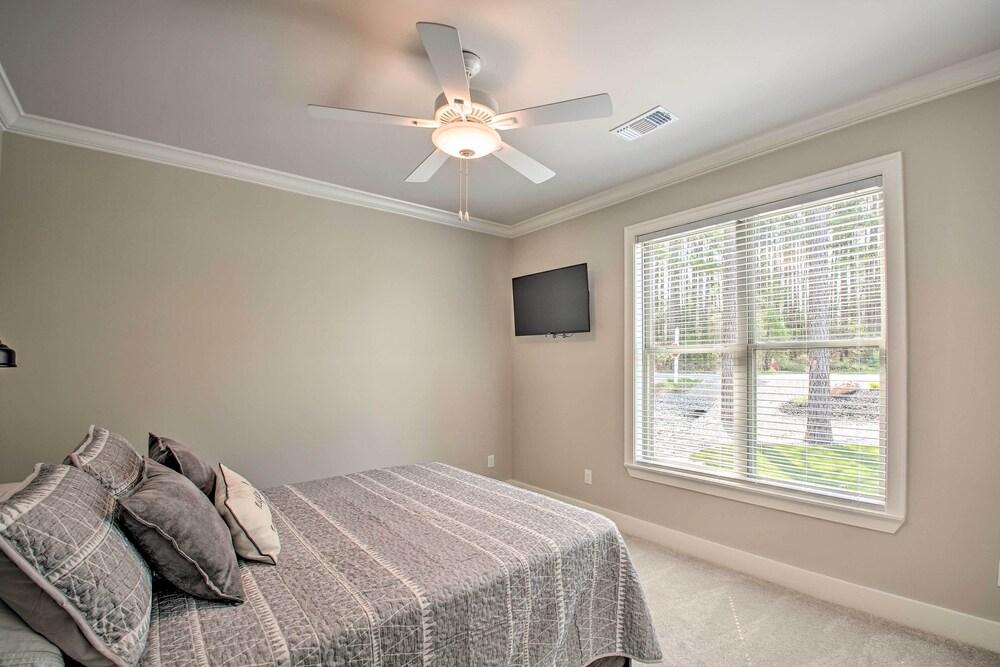 'greenside Bunker' w/ Fire Pit on Golf Course!