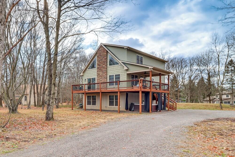 Hot Tub Soaks! Family Home 6 Mi to Big Boulder Mtn