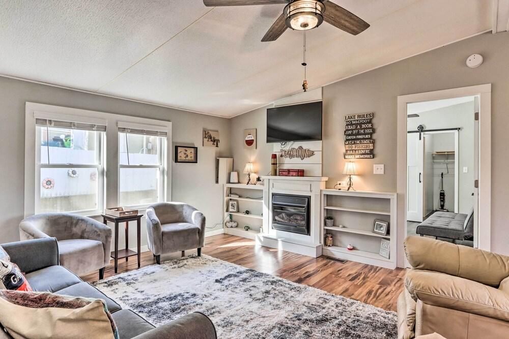 Pet-friendly Flemington Home w/ Lake Access!