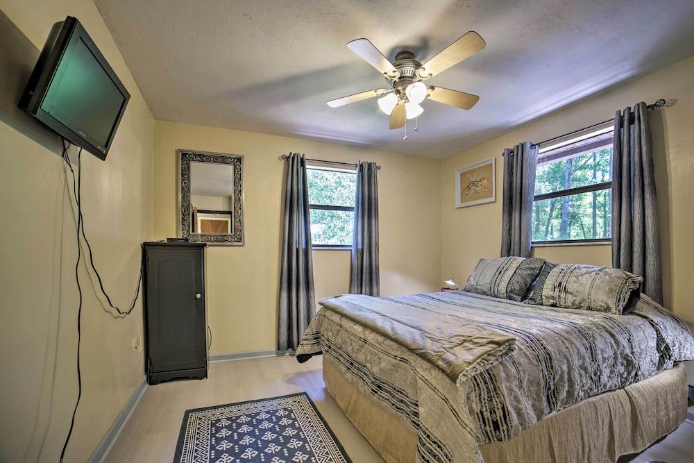 1 ½ Acre O'brien Home With Fire Pit - Near River!