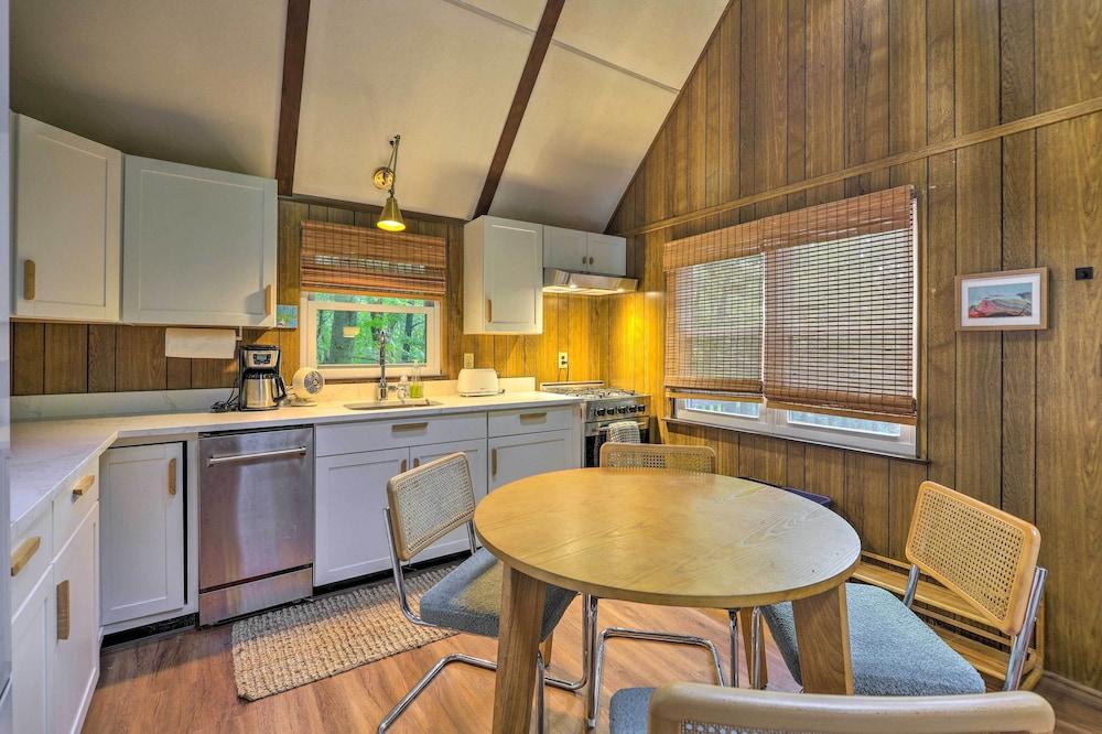 Charming Arrowhead Lake Getaway w/ Fire Pit!