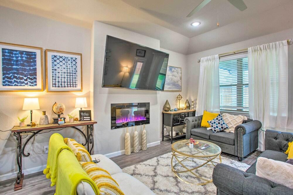 Royse City Home w/ Fireplace: Pet Friendly!